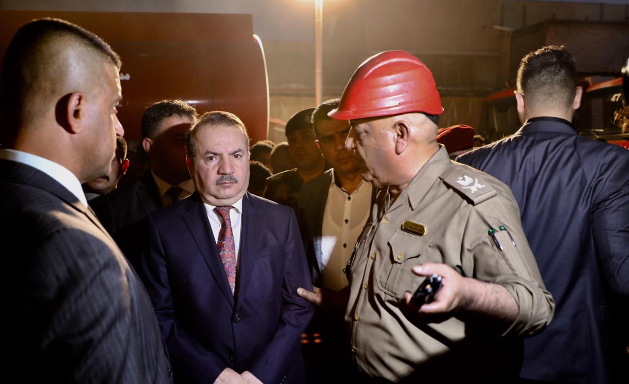 بالصور.. وزير الداخلية يصل موقع حريق مخازن جميلة 