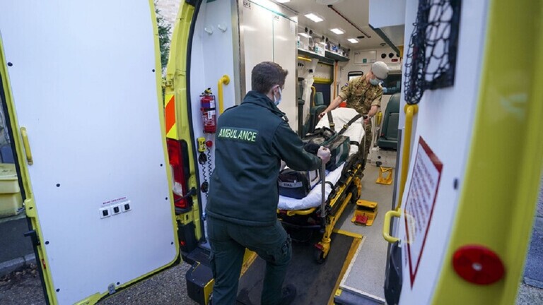 بريطانيا تسجل أقل من 100 ألف إصابة يومية بكورونا للمرة الأولى منذ 27 ديسمبر 