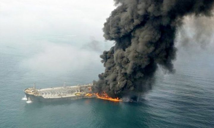 4 قتلى حصيلة ضحايا حريق ناقلة النفط في قزوين 
