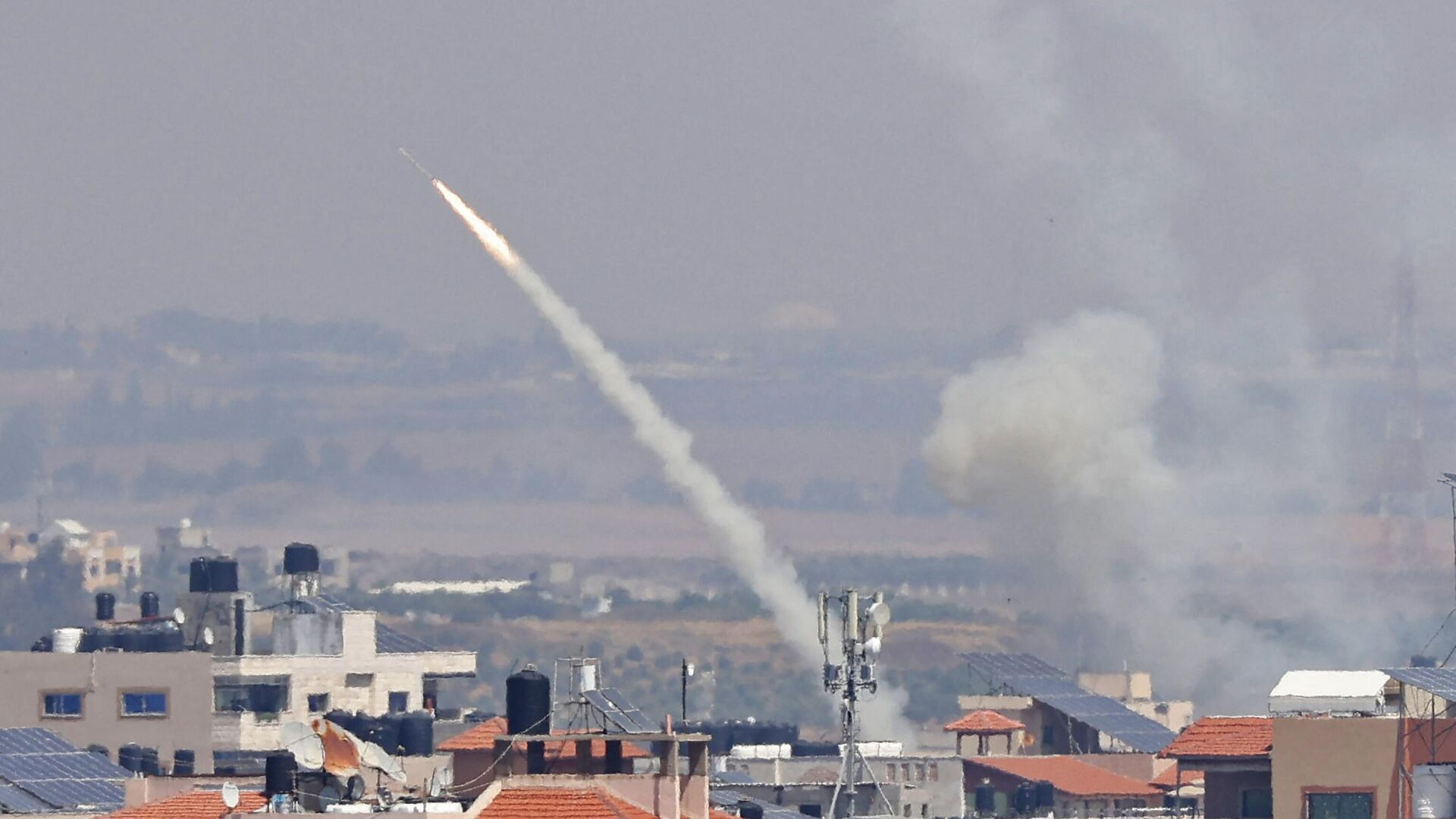 بـ 5 آلاف صاروخ وقذيفة... حماس تعلن إطلاق عملية طوفان الأقصى ضد إسرائيل 